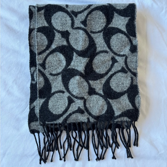 Coach Merino Wool Scarf - Reversible - Picture 9 of 9
